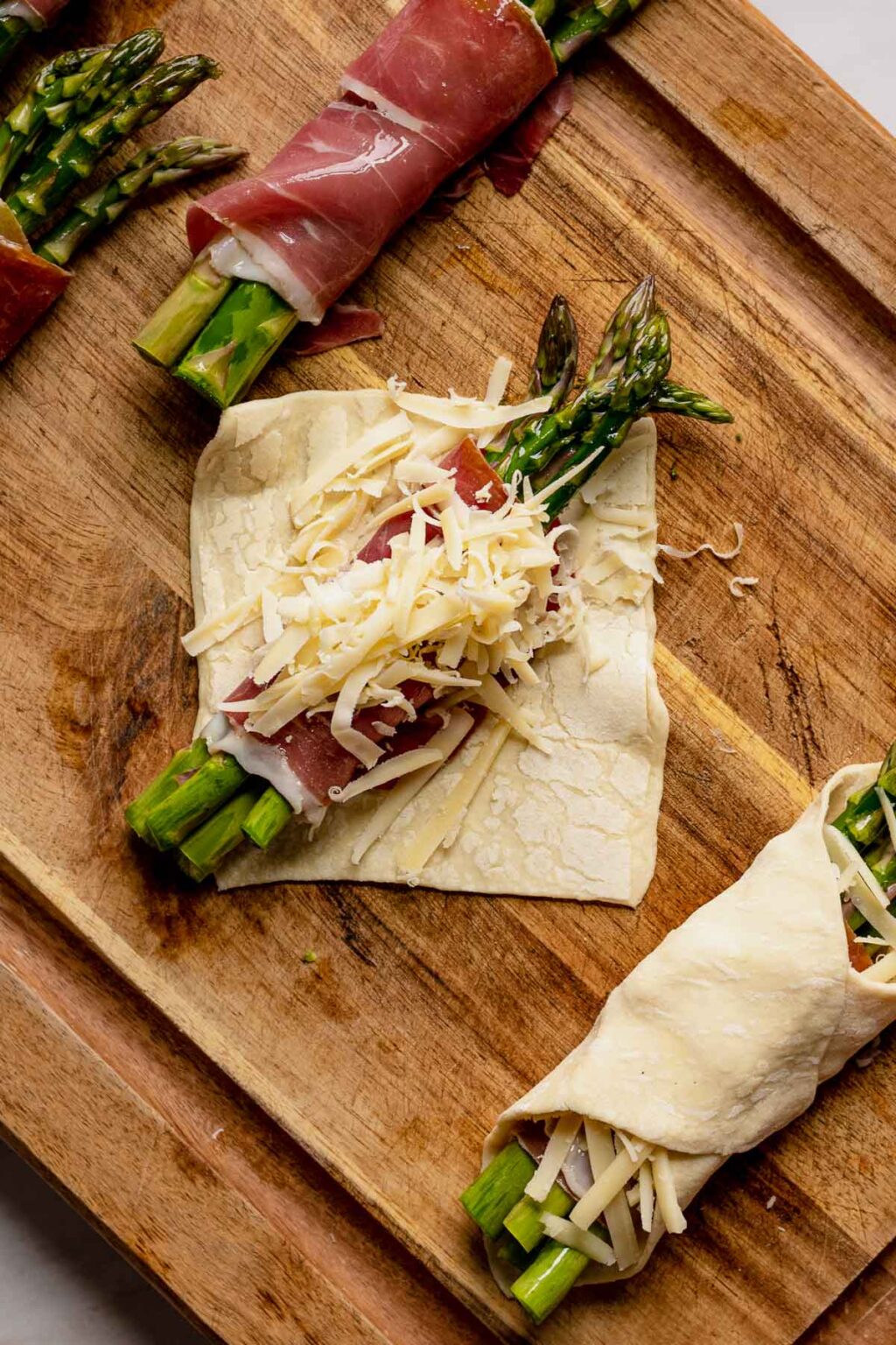 Prosciutto Asparagus Puff Pastry Bundles The Cozy Plum