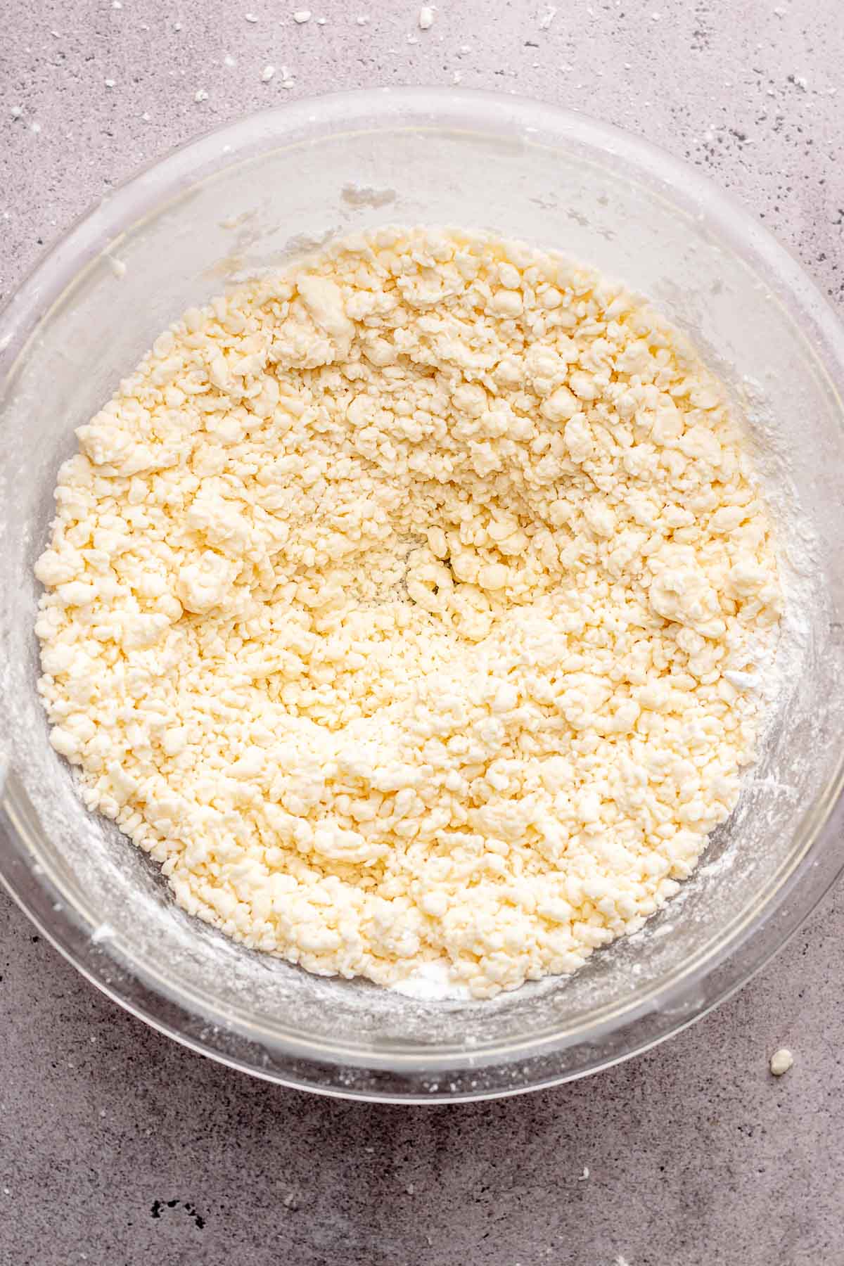 Crumbly peppermint filling in a bowl.